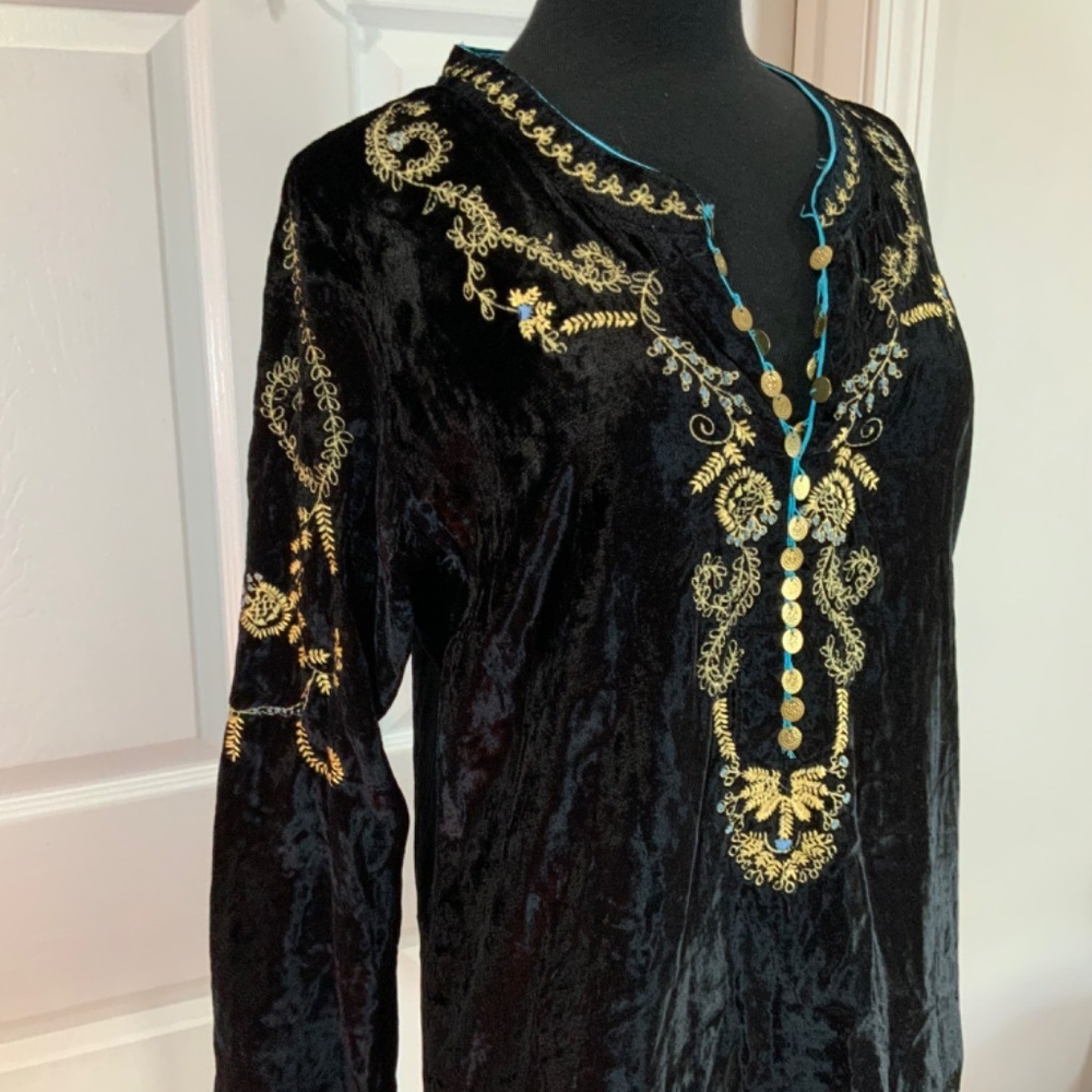 Soft Surroundings Black Velvet Embroidered Beaded Top Size Medium - Picture 6 of 11
